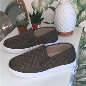 Steve Madden Slip on